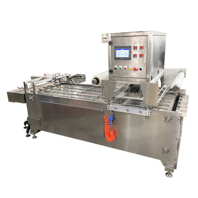 Hệ thống điều khiển PLC Máy đóng gói khay thực phẩm 25-45 khay / phút Máy niêm phong tốc độ cao